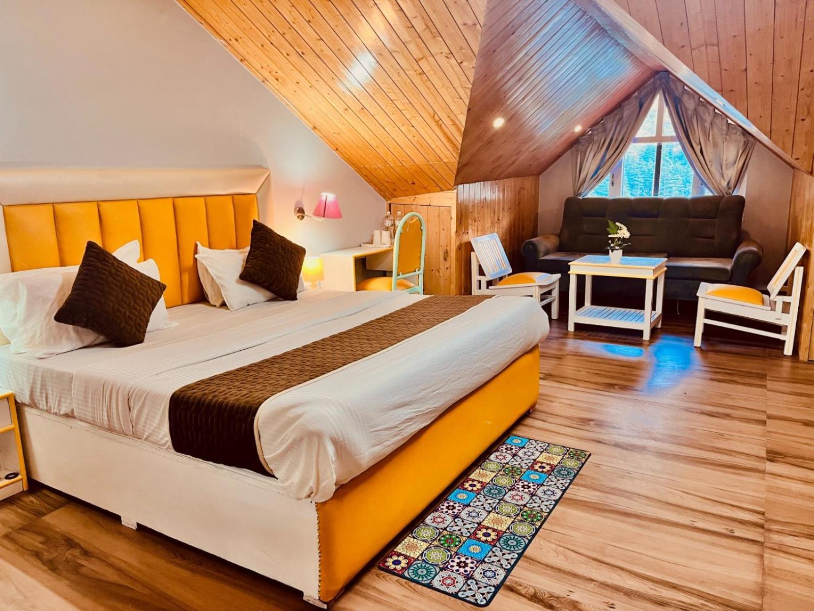Hadimba Hill View By Hadimba Palace, Manali - Premium Room ! Family Hotel ! Parking ! Near Hadimba Temple 外观 照片