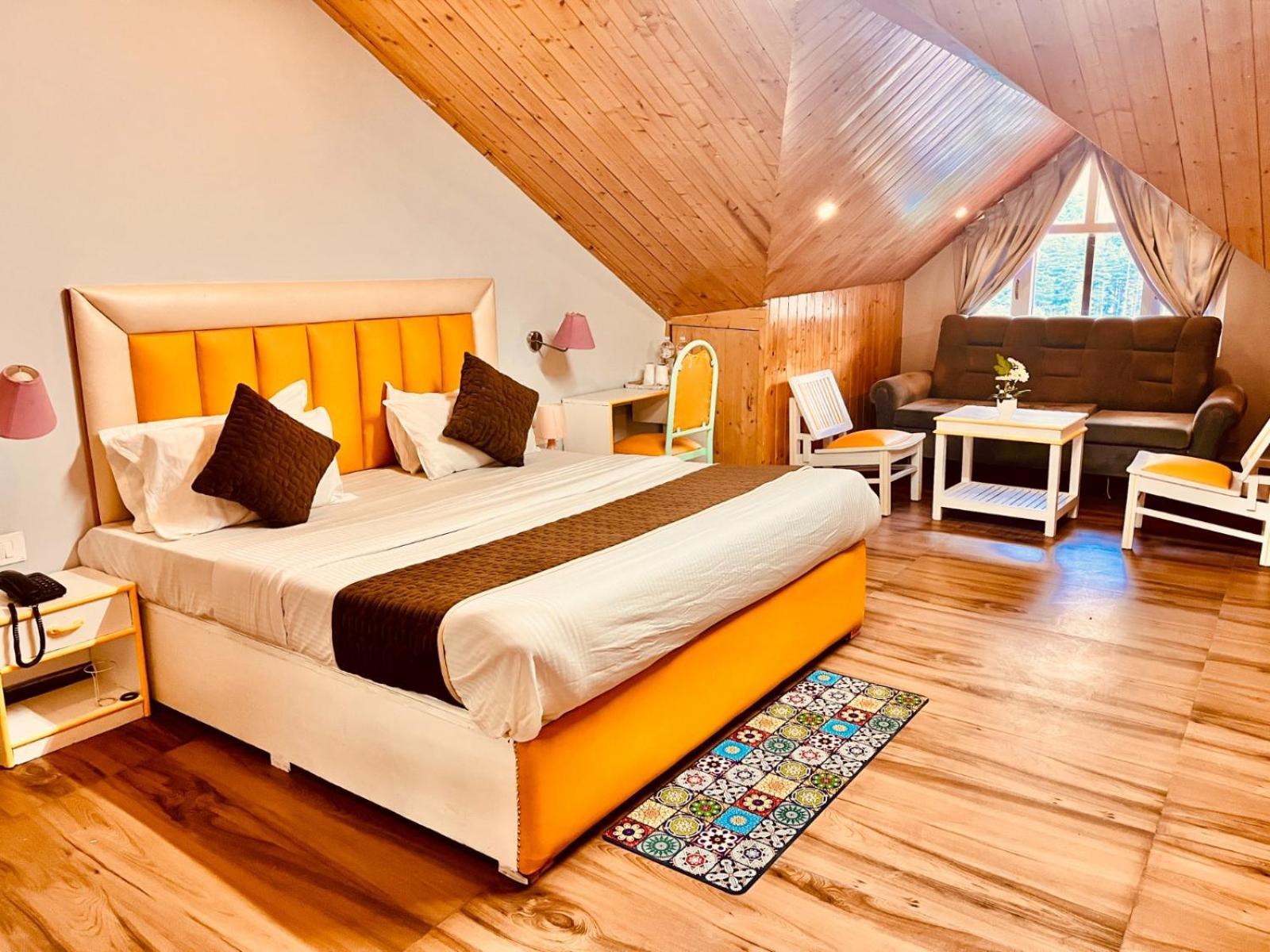 Hadimba Hill View By Hadimba Palace, Manali - Premium Room ! Family Hotel ! Parking ! Near Hadimba Temple 外观 照片