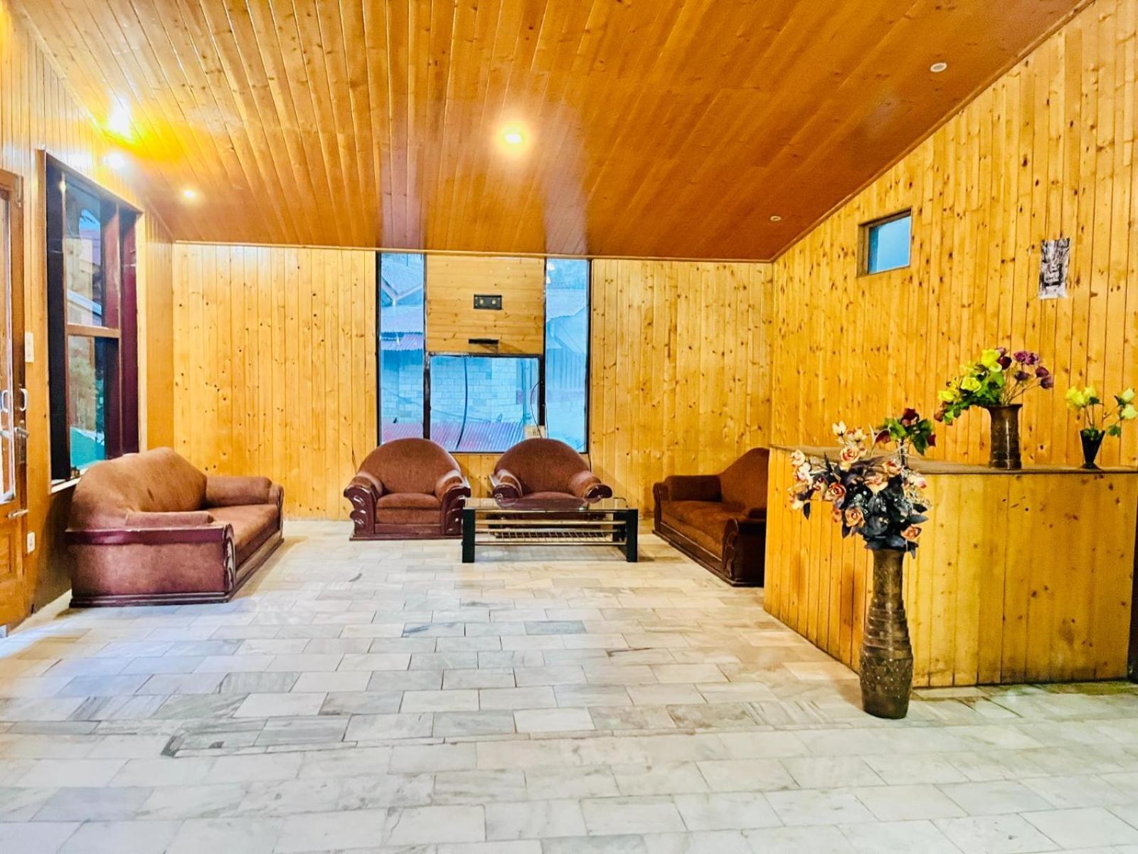 Hadimba Hill View By Hadimba Palace, Manali - Premium Room ! Family Hotel ! Parking ! Near Hadimba Temple 外观 照片