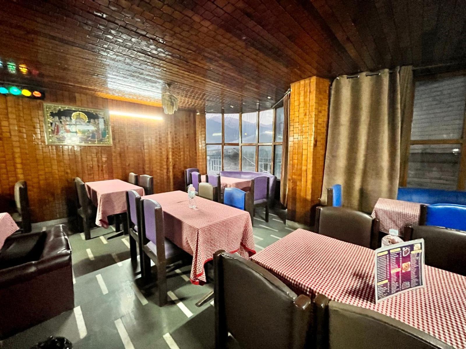 Hadimba Hill View By Hadimba Palace, Manali - Premium Room ! Family Hotel ! Parking ! Near Hadimba Temple 外观 照片