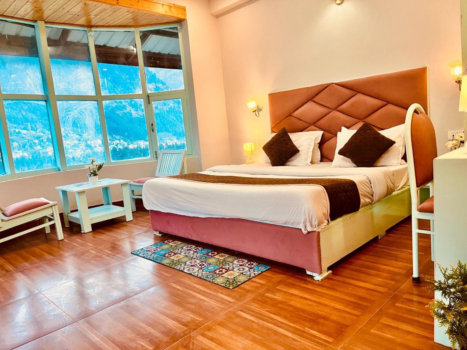 Hadimba Hill View By Hadimba Palace, Manali - Premium Room ! Family Hotel ! Parking ! Near Hadimba Temple 外观 照片
