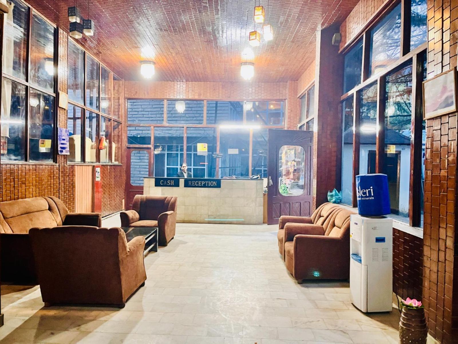 Hadimba Hill View By Hadimba Palace, Manali - Premium Room ! Family Hotel ! Parking ! Near Hadimba Temple 外观 照片