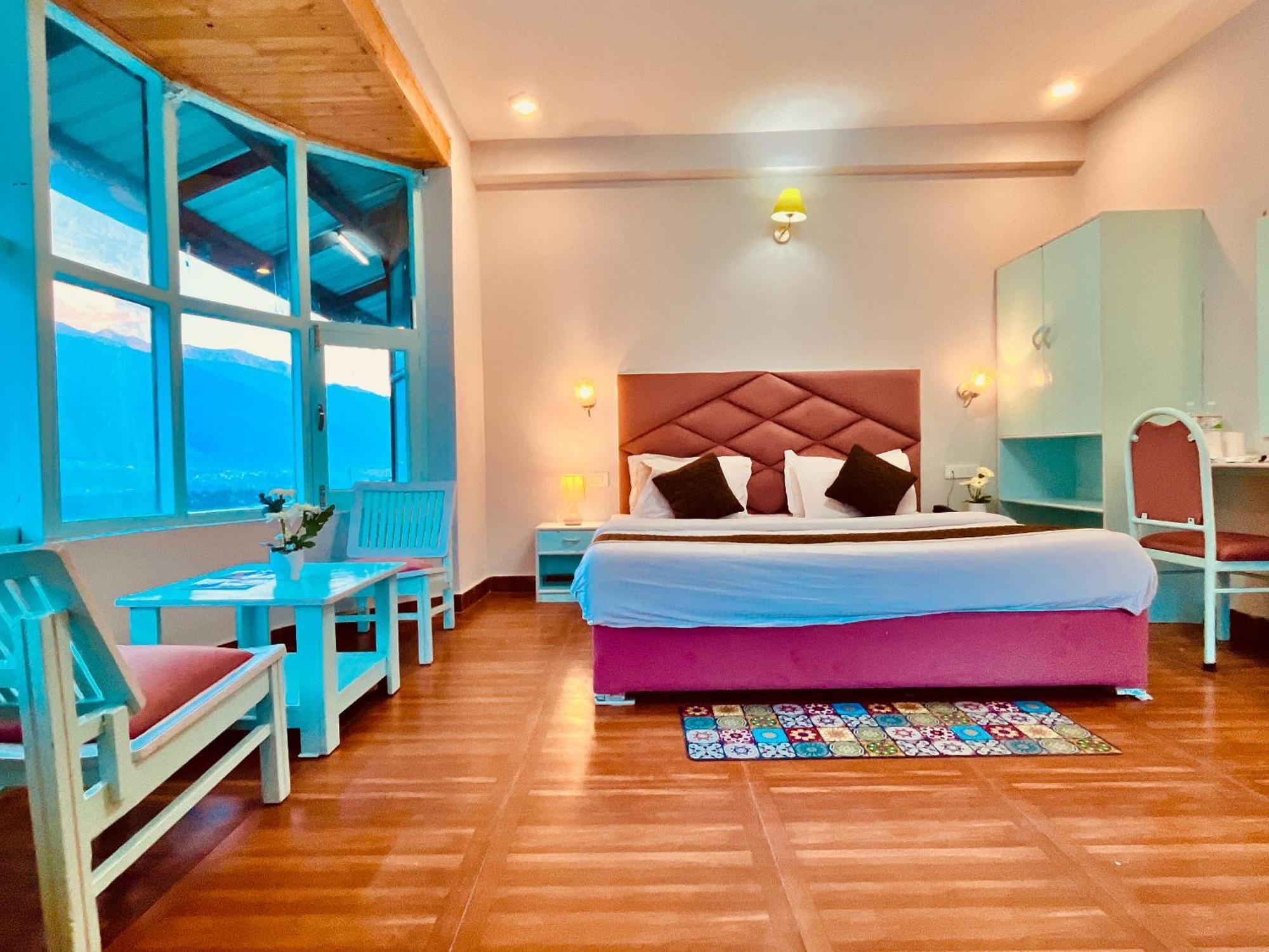 Hadimba Hill View By Hadimba Palace, Manali - Premium Room ! Family Hotel ! Parking ! Near Hadimba Temple 外观 照片