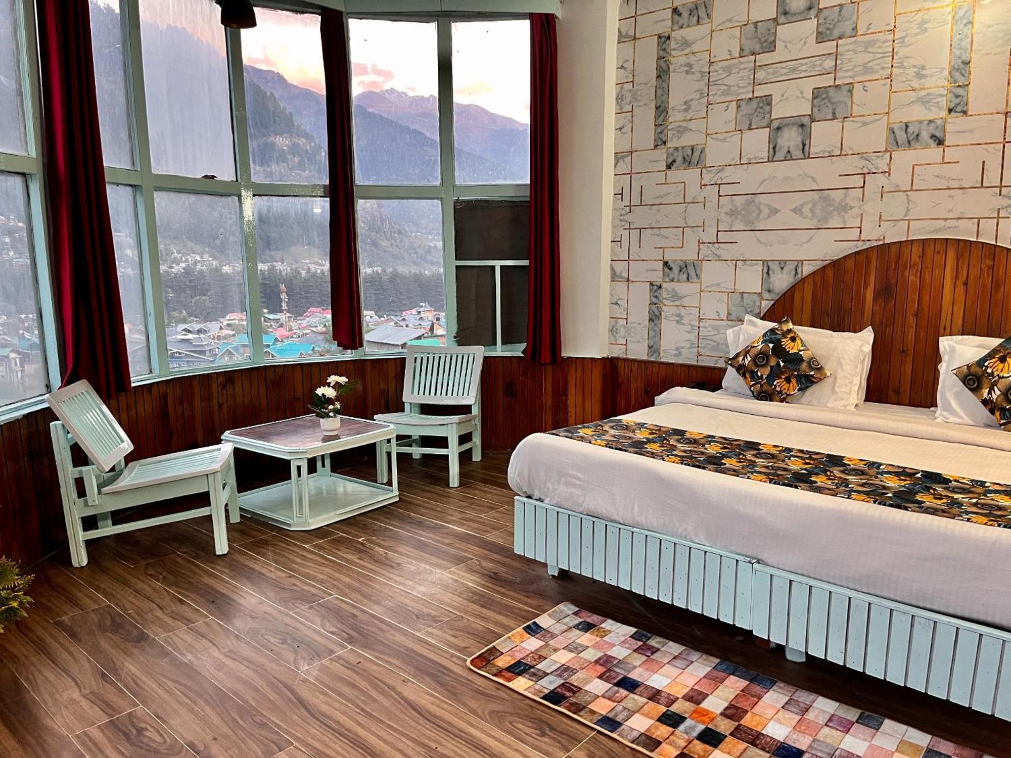 Hadimba Hill View By Hadimba Palace, Manali - Premium Room ! Family Hotel ! Parking ! Near Hadimba Temple 外观 照片
