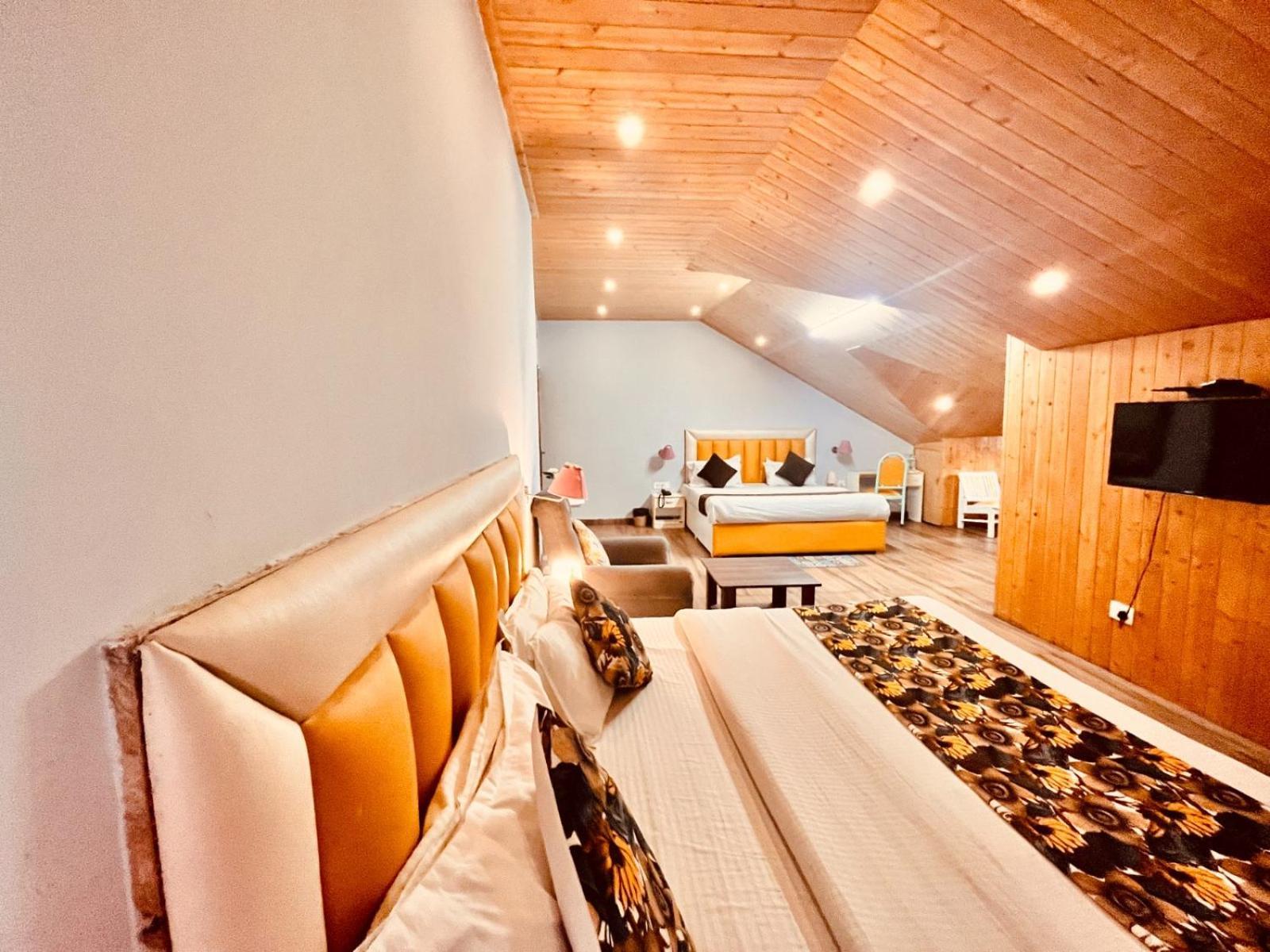 Hadimba Hill View By Hadimba Palace, Manali - Premium Room ! Family Hotel ! Parking ! Near Hadimba Temple 外观 照片