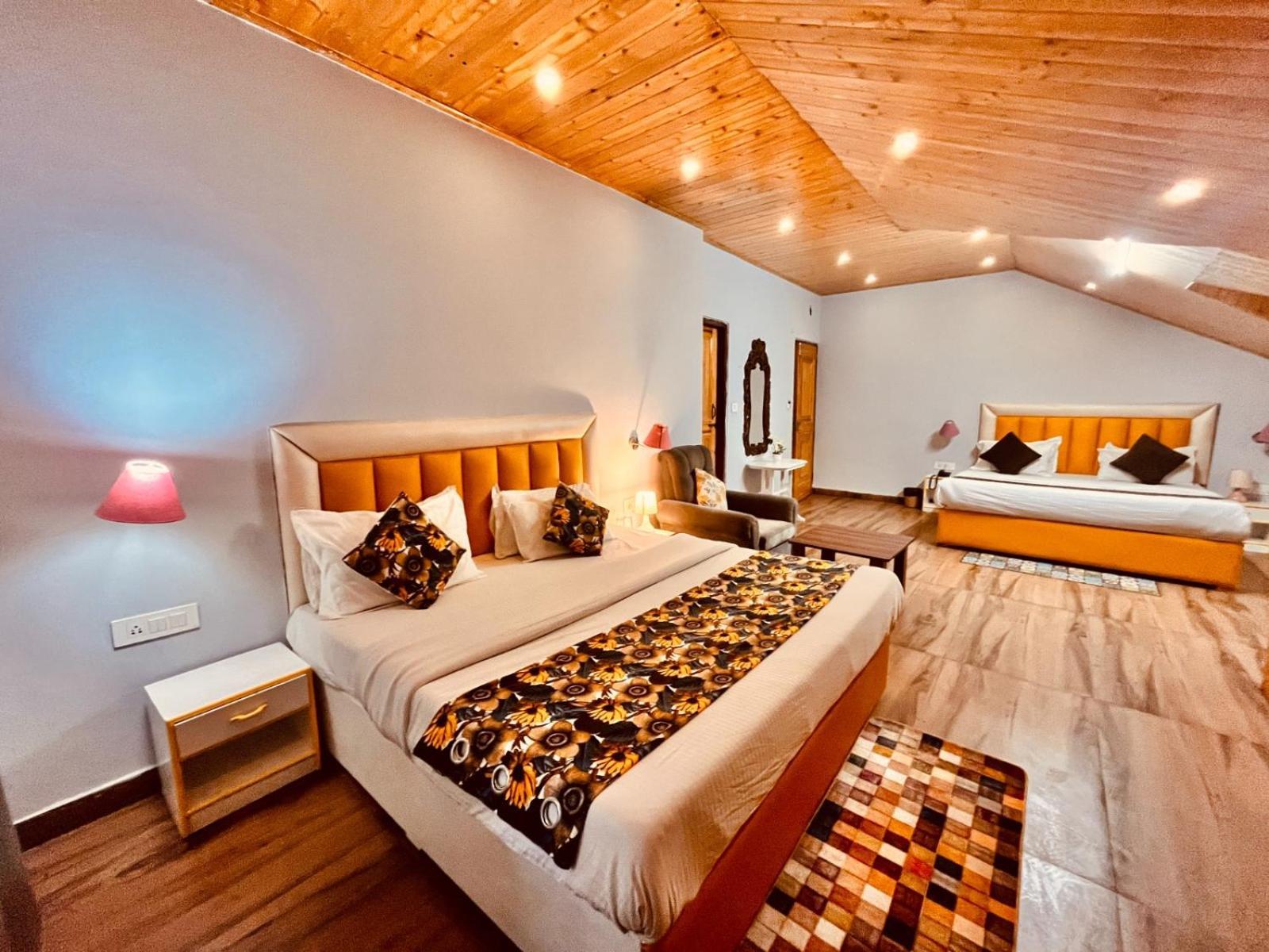 Hadimba Hill View By Hadimba Palace, Manali - Premium Room ! Family Hotel ! Parking ! Near Hadimba Temple 外观 照片