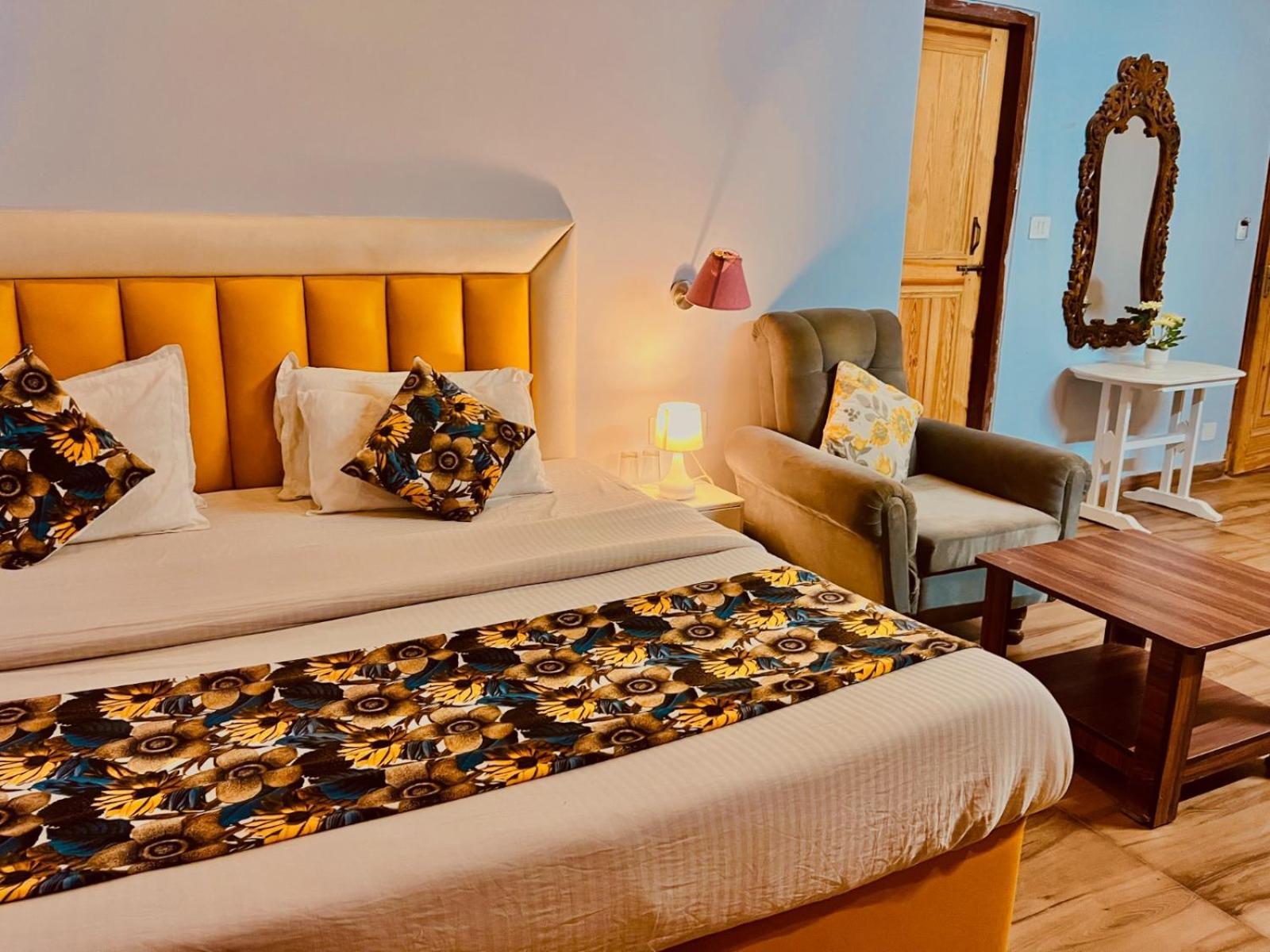 Hadimba Hill View By Hadimba Palace, Manali - Premium Room ! Family Hotel ! Parking ! Near Hadimba Temple 外观 照片