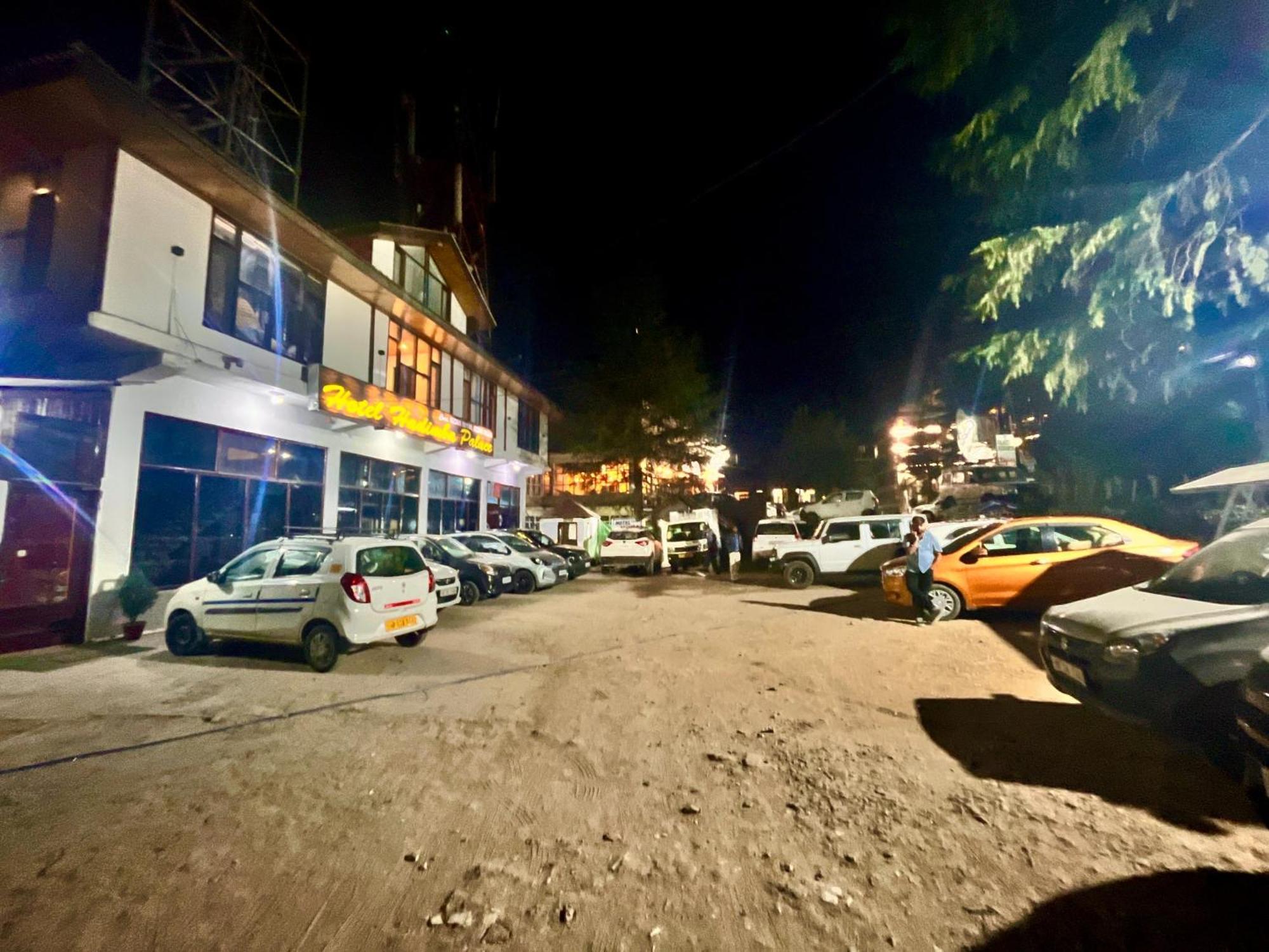 Hadimba Hill View By Hadimba Palace, Manali - Premium Room ! Family Hotel ! Parking ! Near Hadimba Temple 外观 照片