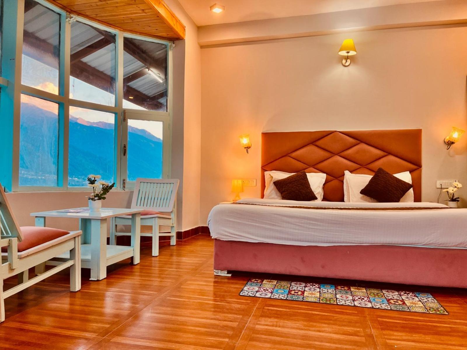 Hadimba Hill View By Hadimba Palace, Manali - Premium Room ! Family Hotel ! Parking ! Near Hadimba Temple 外观 照片