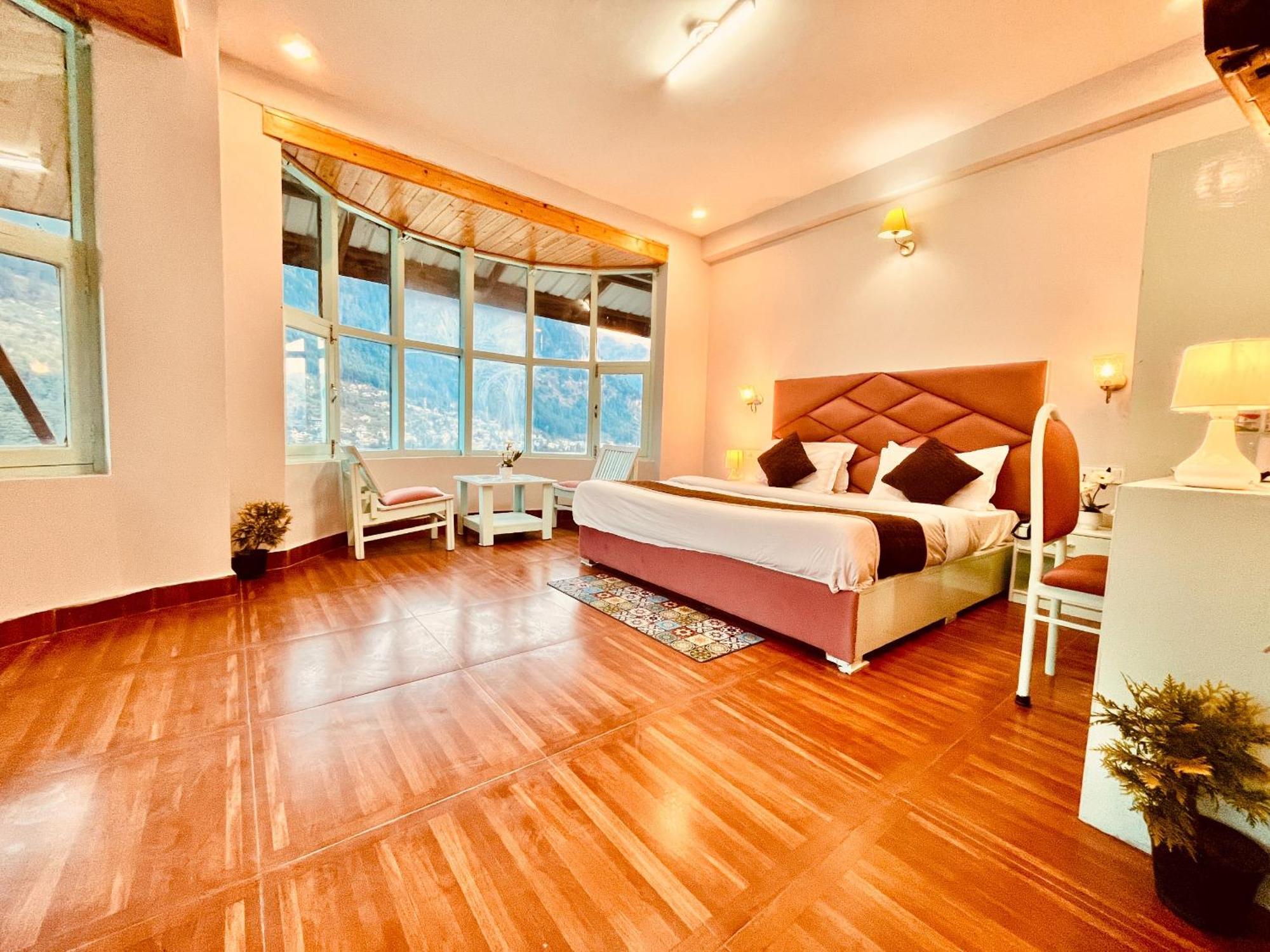 Hadimba Hill View By Hadimba Palace, Manali - Premium Room ! Family Hotel ! Parking ! Near Hadimba Temple 外观 照片