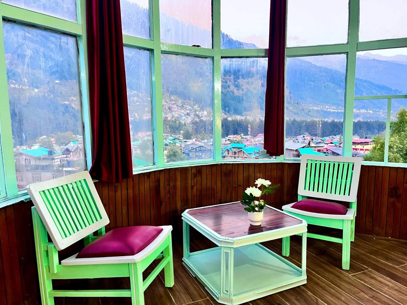 Hadimba Hill View By Hadimba Palace, Manali - Premium Room ! Family Hotel ! Parking ! Near Hadimba Temple 外观 照片